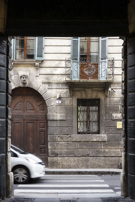 Gegenüber / Verona - © Helga Jaramillo Arenas - Fotografie und Poesie / Juni 2018