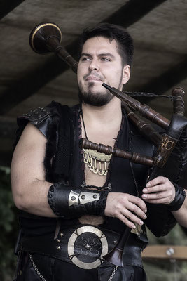 Die Spielleute Tarranis/Mittelalterfest auf der Ronneburg 2017 - © Helga Jaramillo Arenas - Fotografie und Poesie / Oktober 2017