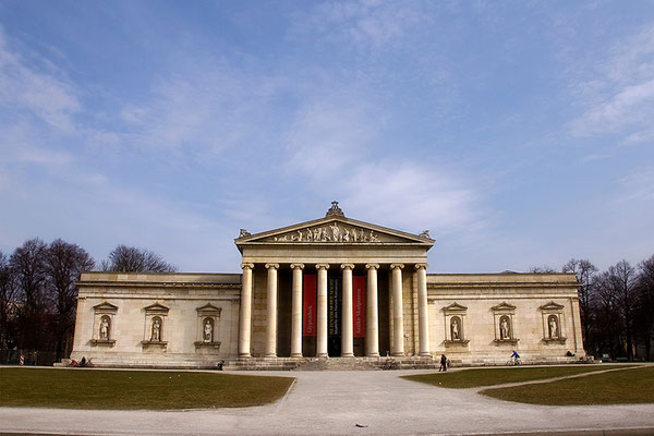 Der Himmel über München / Glyptothek München - © Helga Jaramillo Arenas - Fotografie und Poesie / Juli 2015