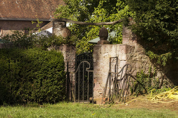 Alle Türen offen - Schloß Wolfsgarten -  © Helga Jaramillo Arenas - Fotografie und Poesie / September 2023