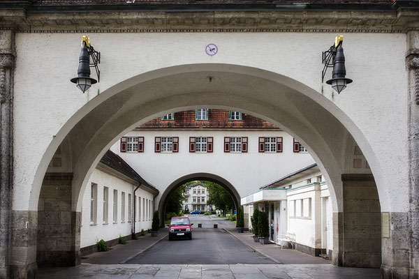 Durchschaut - Bad Neuheim -  © Helga Jaramillo Arenas - Fotografie und Poesie / Juni 2021 