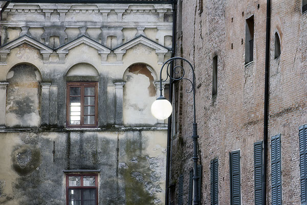 Alte Nachbarschaft / Mantova - Italien - © Helga Jaramillo Arenas - Fotografie und Poesie / Juni 2018