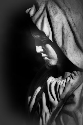 Tiefe Schatten -  © Helga Jaramillo Arenas - Fotografie und Poesie / Mai 2021
