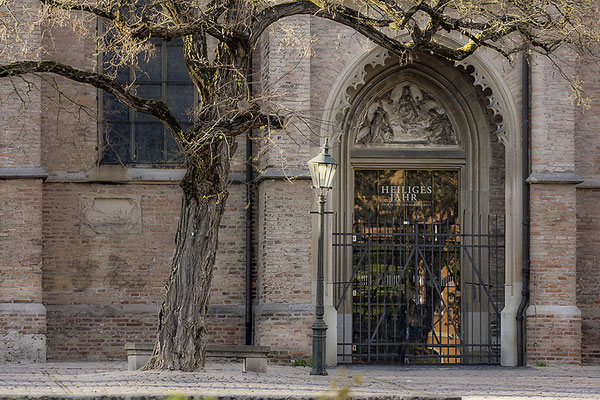 Augsburger Dom - © Helga Jaramillo Arenas - Fotografie und Poesie / April 2020