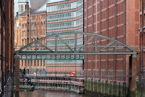 Eile in der Speicherstadt / Hamburg - © Helga Jaramillo Arenas - Fotografie und Poesie / Mai 2012