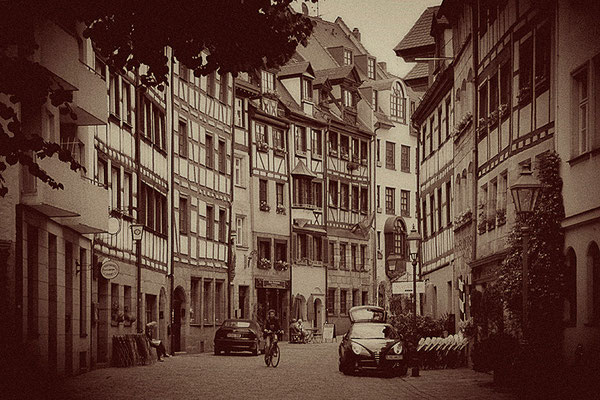 Blick in die Vergangenheit / Nürnberg - © Helga Jaramillo Arenas - Fotografie und Poesie / Juni 2011