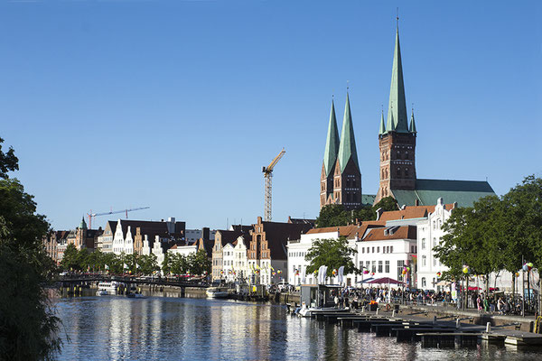 Wolkenlos - Lübeck -  © Helga Jaramillo Arenas - Fotografie und Poesie / Juni 2022