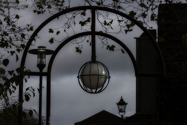 Die drei Lampen (1) - © Helga Jaramillo Arenas - Fotografie und Poesie / November 2017