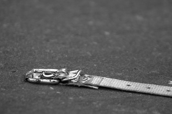 Am Boden - © Helga Jaramillo Arenas - Fotografie und Poesie / Juli 2018