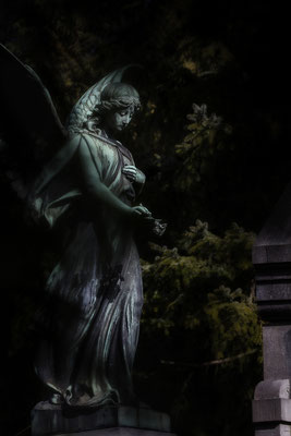 Inmitten der Nacht II. - © Helga Jaramillo Arenas - Fotografie und Poesie / März 2018