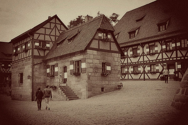 Der Weg zur Burg / Nürnberg - © Helga Jaramillo Arenas - Fotografie und Poesie / Juni 2011