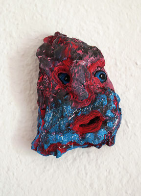 Le nein curieux, Gips/ Acrylfarbe, 13 x 12 x 5 cm, 2025