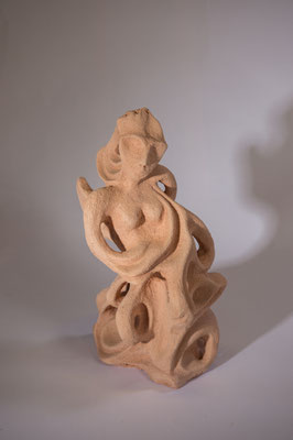 Frau, Keramik Terracotta 2, 36 x 16 X 18 cm, 2021