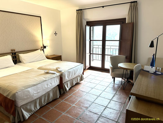 ROOM WITH BALCONY