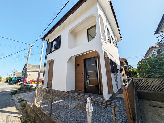 千葉県白子町の海近くにあるリフォーム済み2階建て別荘（外部温水シャワー完備）