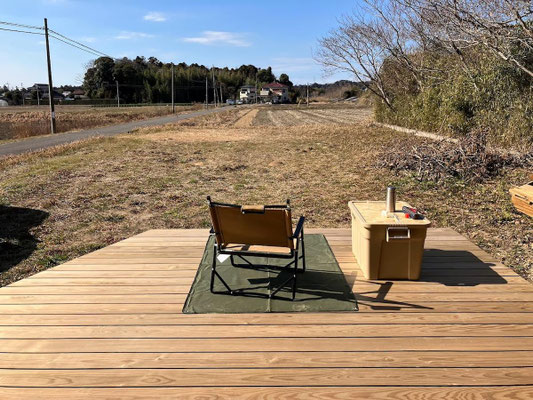 「茂原市七渡の田園地帯に佇むミニマルな木の小屋。130坪超の敷地を持つセカンドハウス・秘密基地」
