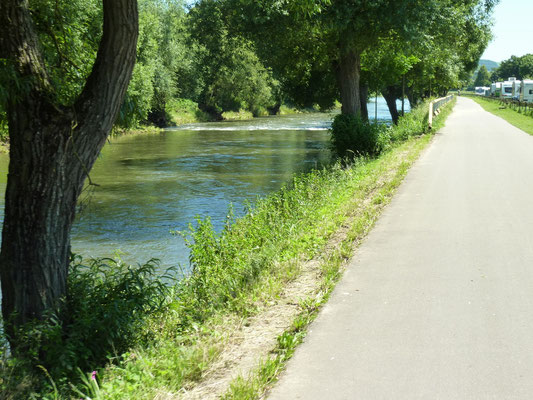 La Sûre, Luxembourg (Au Bout des Pieds)