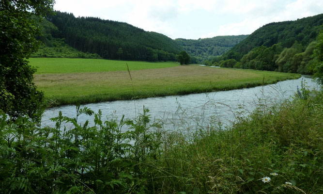 La Sûre, Luxembourg (Au Bout des Pieds)