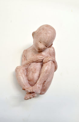 seltsame Unbedingtheit /2021 / Betonguss, patiniert / 21 x 11 x 12cm