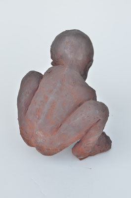 Kind mit Teig III / 2017 / Betonguss, patiniert / 17x18x16cm