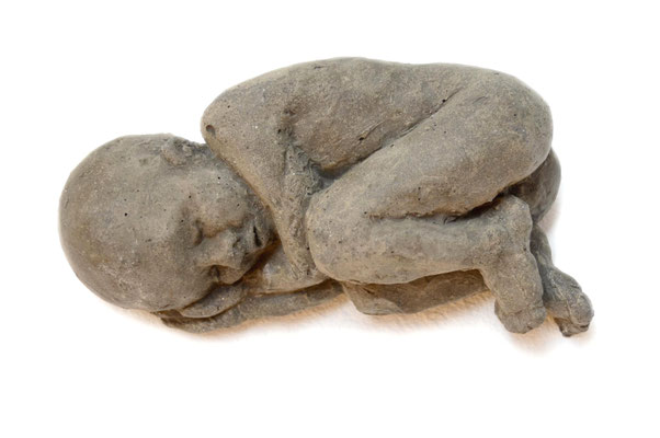 als ich wie ein Vogel war I / 2018 / Beton / 24 x 14 x 9 cm