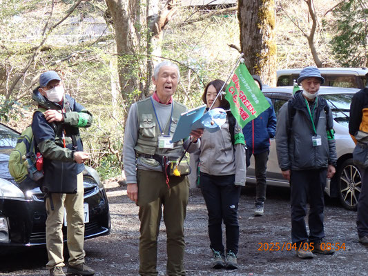 開会式：幹事挨拶とスタッフ紹介