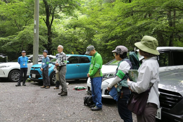 開会式：スタッフ紹介（新たに２名のスタッフが今回参加）