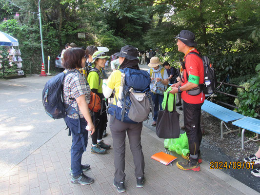 振返り：熱中症予防の為ケーブルカー駅入り口がゴールです