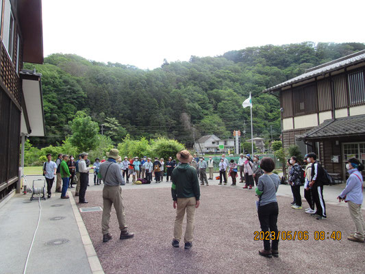 開会式：安全注意「山道の木の根に躓かないように」