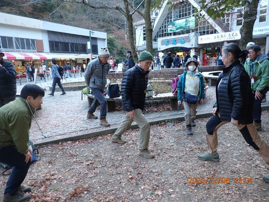 終わりの会：整理体操して解散です