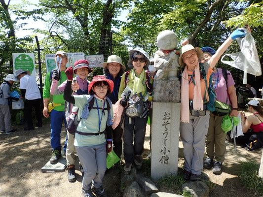 ゴミ拾い；落ちているゴミが殆ど無く「万歳！」