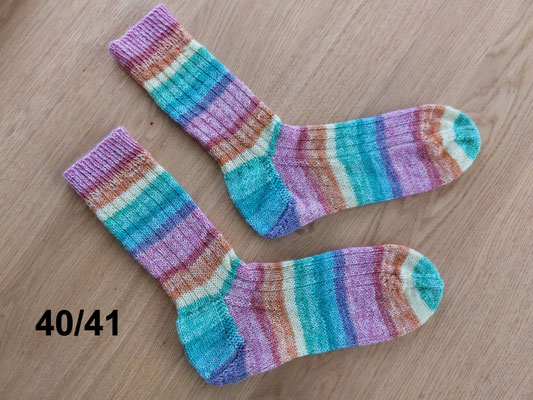 4-fach Sockengarn, 75% Schurwolle, 25% Polyamid, waschbar bis 40° im Schonwaschgang