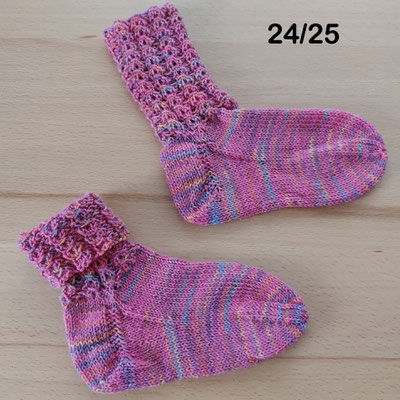 4-fach Sockengarn, 75% Schurwolle, 25% Polyamid, waschbar bis 40° im Schonwaschgang