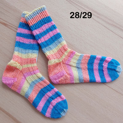 4-fach Sockengarn, 75% Schurwolle, 25% Polyamid, waschbar bis 30° im Schonwaschgang