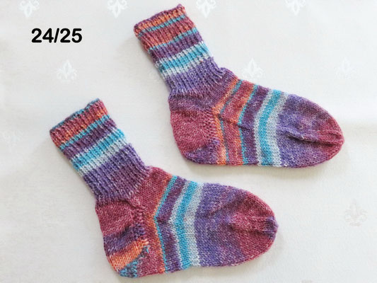 4-fach Sockengarn, 75% Schurwolle, 25% Polyamid, waschbar bis 40° im Schonwaschgang