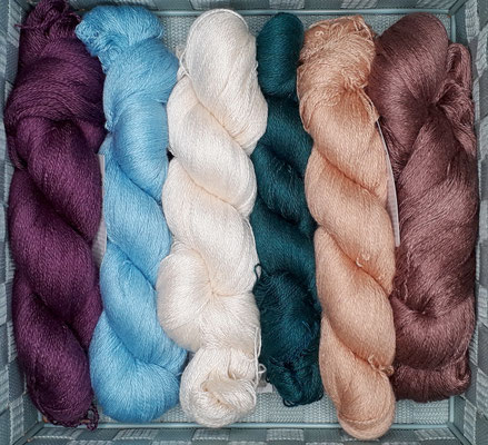 Kremke Soul Wool YakuSi - Luxusgarn mit der Edel-Faser Yak (aus der sehr feinen und weichen Unterwolle gekämmt), mit leichtem Schimmer, 50% Seide, 50% Yakwolle, Lauflänge 800m/100g