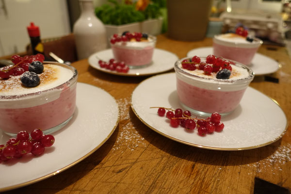 Himbeer-Baiser Creme Dessert Nachtisch Baisertraum Mädchenvöllerei Pi mal Butter Rezept Saarland