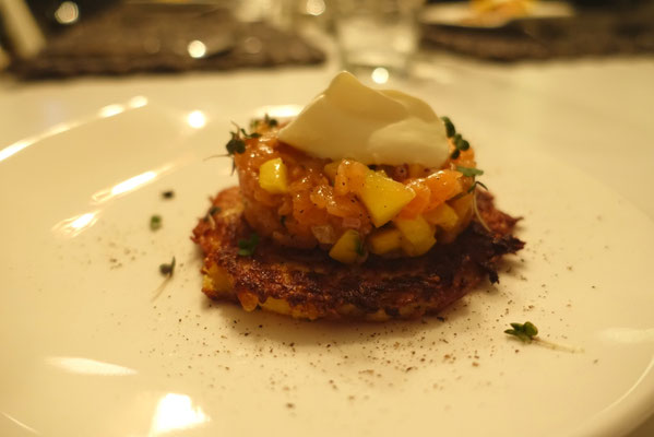 Mädchenvöllerei Pi mal Butter Food Blog Saarland Kochen Rezepte Cooking Cook Lachs-Mango-Tatar auf Kartoffelrösti mit Limettencreme