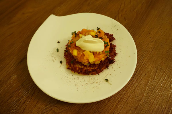 Mädchenvöllerei Pi mal Butter Food Blog Saarland Kochen Rezepte Cooking Cook Lachs-Mango-Tatar auf Kartoffelrösti mit Limettencreme