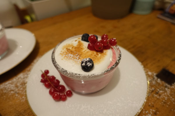 Himbeer-Baiser Creme Dessert Nachtisch Baisertraum Mädchenvöllerei Pi mal Butter Rezept Saarland