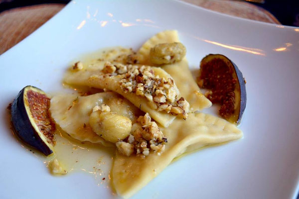 Pi mal Butter Mädchenvöllerei Rezept Food Blog Ravioli mit Maronen-Birnen Füllung an Haselnussbutter