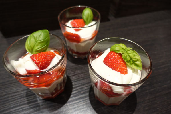 Mädchenvöllerei Pi mal Butter Foodblog Blog Saarland Erdbeeren Cheesecake Lemon Dr.Oetker 