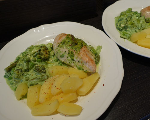 Mädchenvöllerei Pi mal Butter Foodblog Blog Saarland Hähnchen Hähnchenfilets Sahnegemüse Kartoffeln Spargel