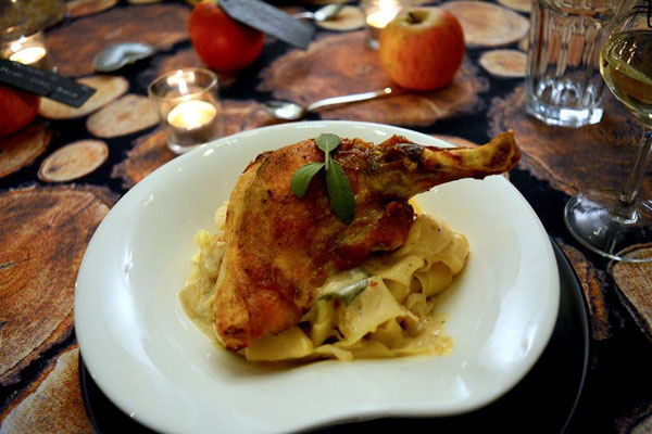 Pi mal Butter Mädchenvöllerei Rezept Food Blog Perlhuhn in Apfel-Salbei-Sauce