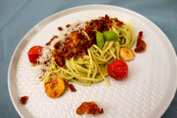 Pi mal Butter Mädchenvöllerei Saarland Rezept Food Blog Spaghetti Pasta Avocado Bacon Avocadocreme Avocadopesto