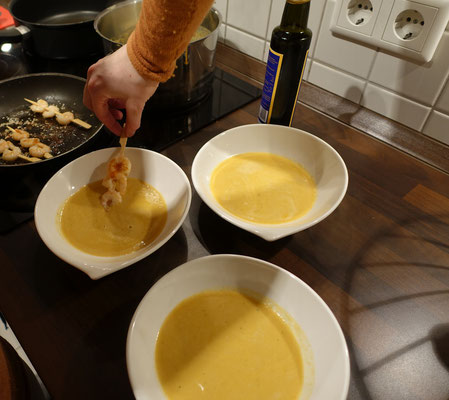 Schaumsuppe von rotem Curry, Zitronengras und Garnelenspießen Mädchenvöllerei Pi mal Butter Food Blog Saarland Kochen Rezepte Cooking Cook