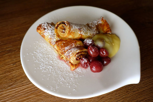 Vanille-Karamellcreme-Crepes Pfannkuchen Rezept Kirschen PI mal butter Saarland Mädchenvöllerei