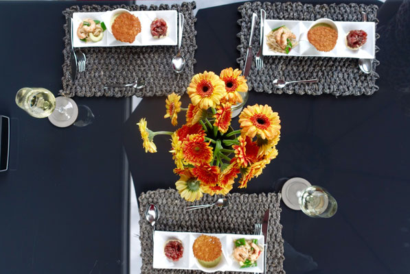 Zucchinicremesuppe gesellt sich zu 2erlei Asiatisch gedeckter Tisch Pi mal Butter Mädchenvöllerei