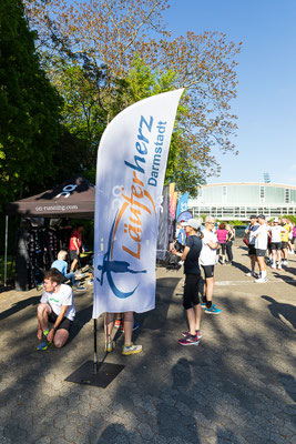 RUN UP 2025 Darmstädter Lauf-Treff mit Schuhtestival von unserem Partner Läuferherz. Foto: Christa Daum