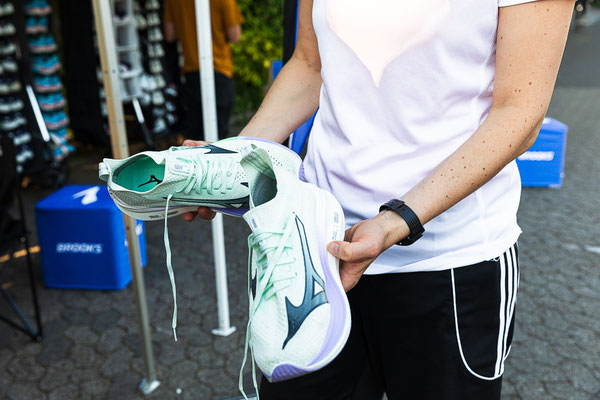 RUN UP 2025 Darmstädter Lauf-Treff mit Schuhtestival von unserem Partner Läuferherz. Foto: Christa Daum